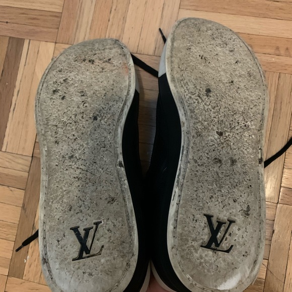 Louis Vuitton Men sneakers - Picture 3 of 3